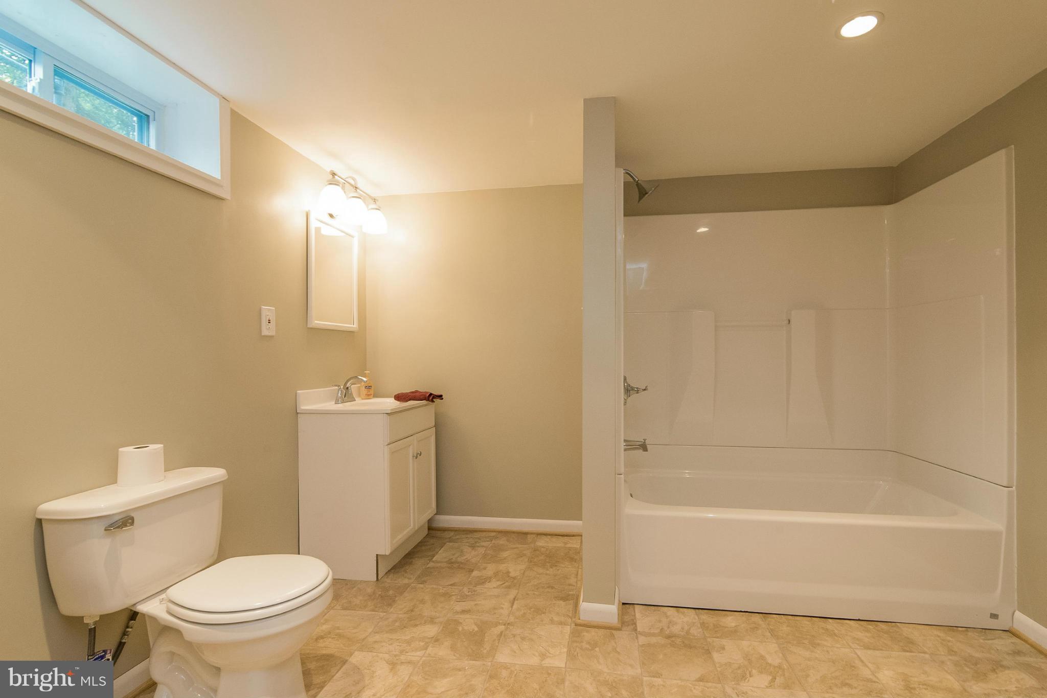 13058 Penn Shop Road Mount Airy, MD 21771 - Photo 23 of 28 Bath