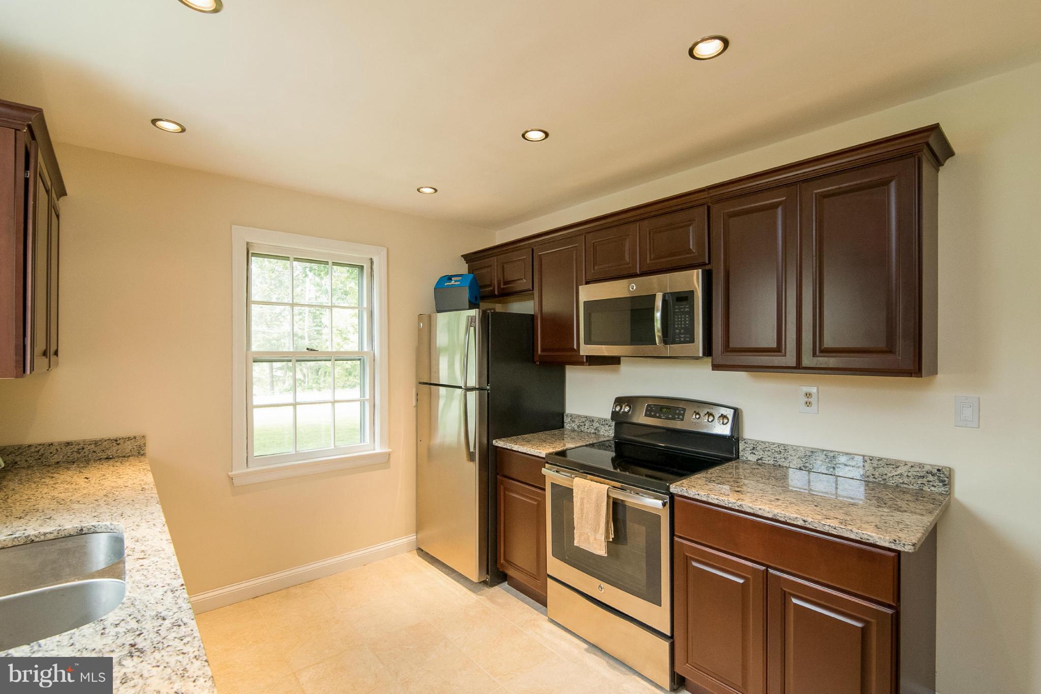 13058 Penn Shop Road Mount Airy, MD 21771 - Photo 4 of 28 Kitchen