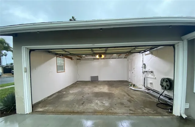 a view of a garage