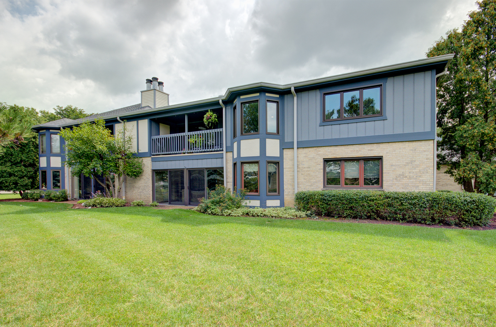 2757 Harbor Drive, Unit 2757 Joliet, IL 60431 - Photo 26 of 26 a front view of house with yard and green space