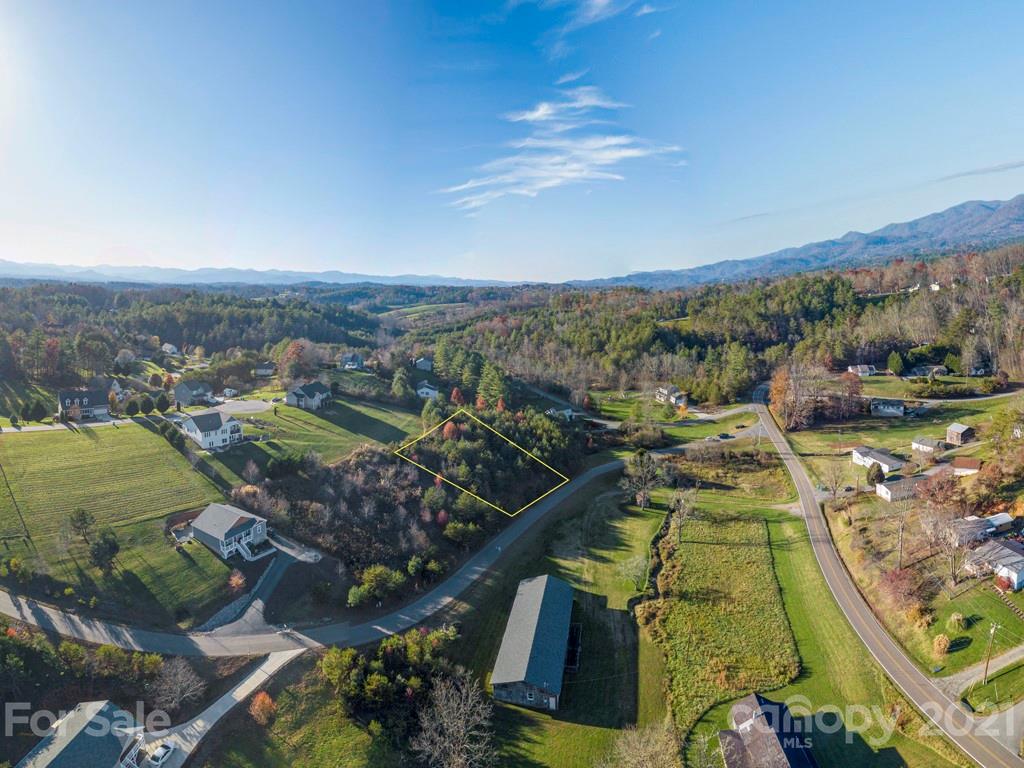 17 Homestead Ridge, Unit 2 Weaverville, NC 28787 - Photo 2 of 6 Gallery Image 2