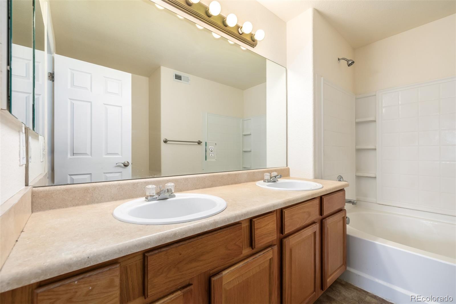 4608 Copeland Lane, Unit 201 Highlands Ranch, CO 80126 - Photo 20 of 50