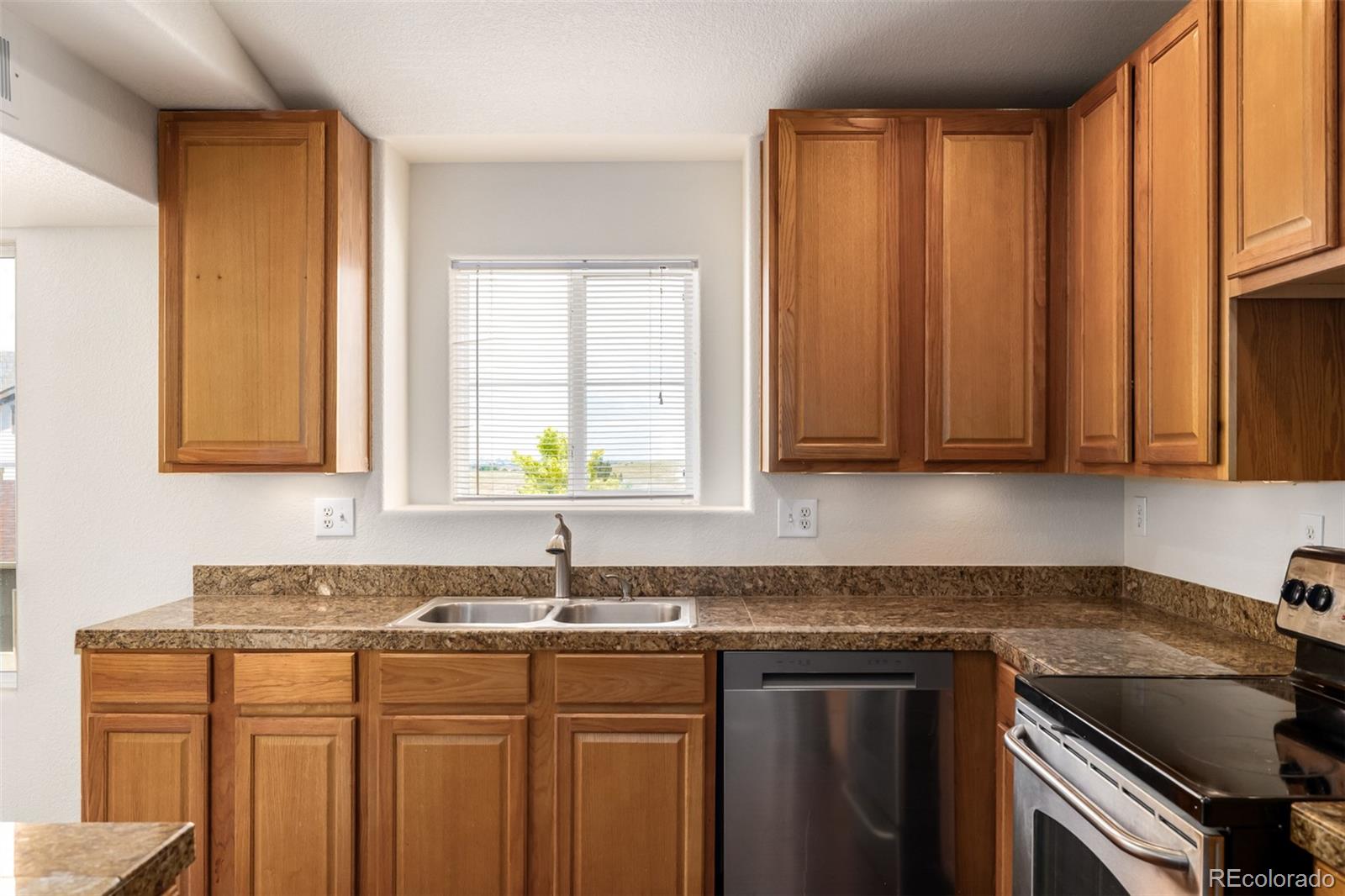 4608 Copeland Lane, Unit 201 Highlands Ranch, CO 80126 - Photo 7 of 50
