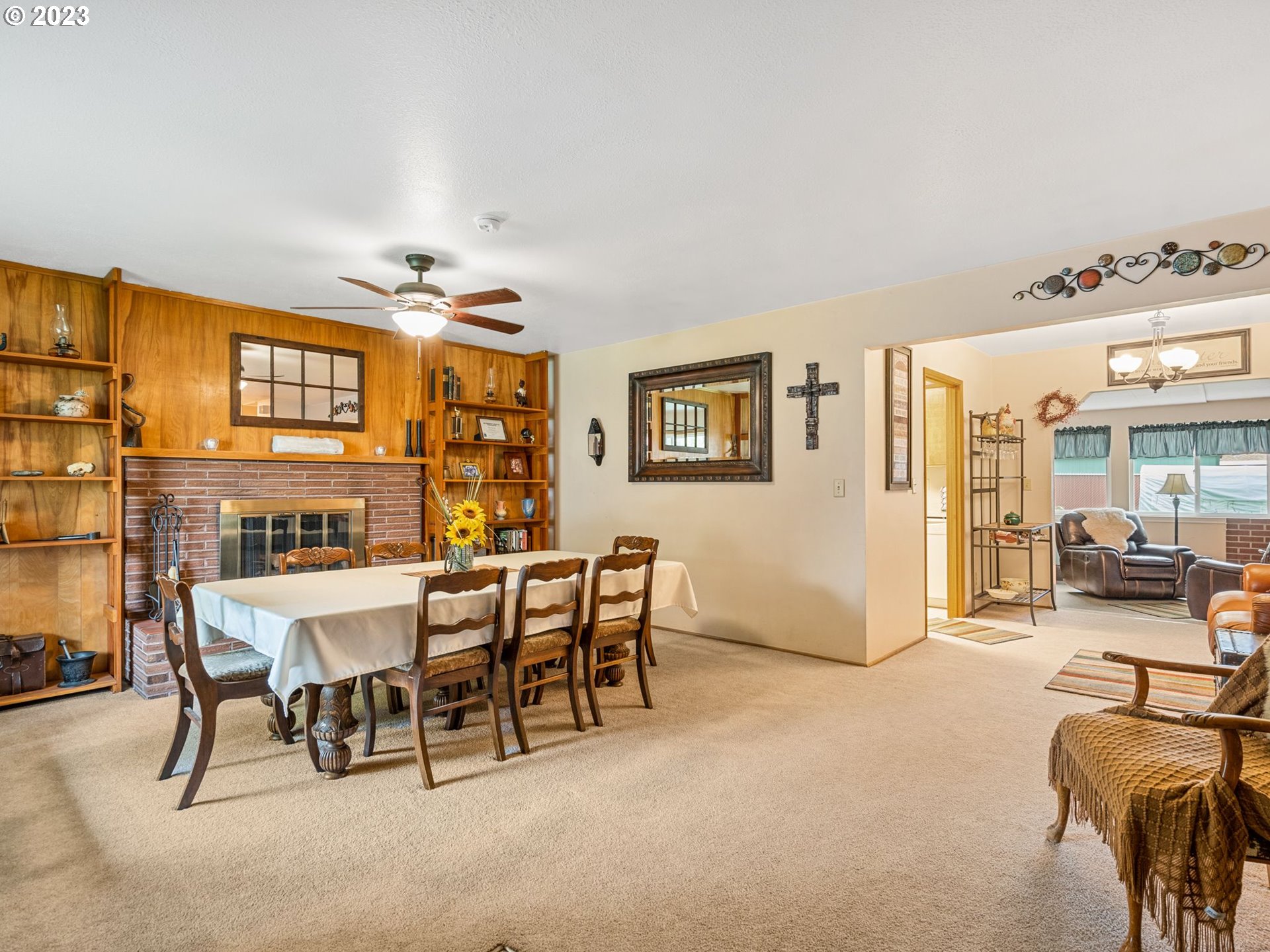1341 Southwest 40th Street Pendleton, OR 97801 - Photo 17 of 35 a view of a dining room with furniture