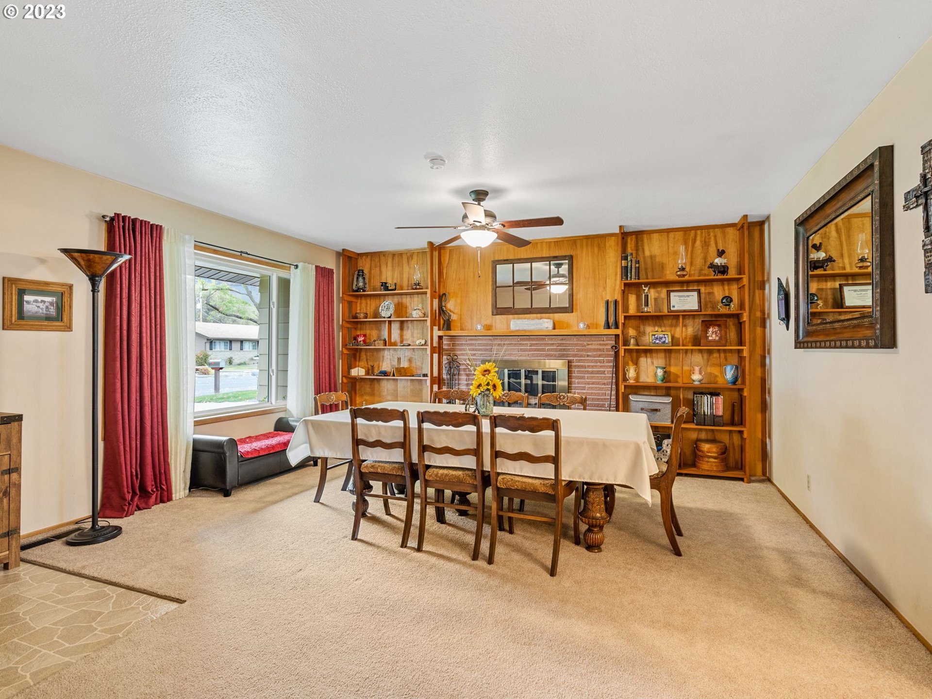1341 Southwest 40th Street Pendleton, OR 97801 - Photo 18 of 35 a dining room with furniture and a window
