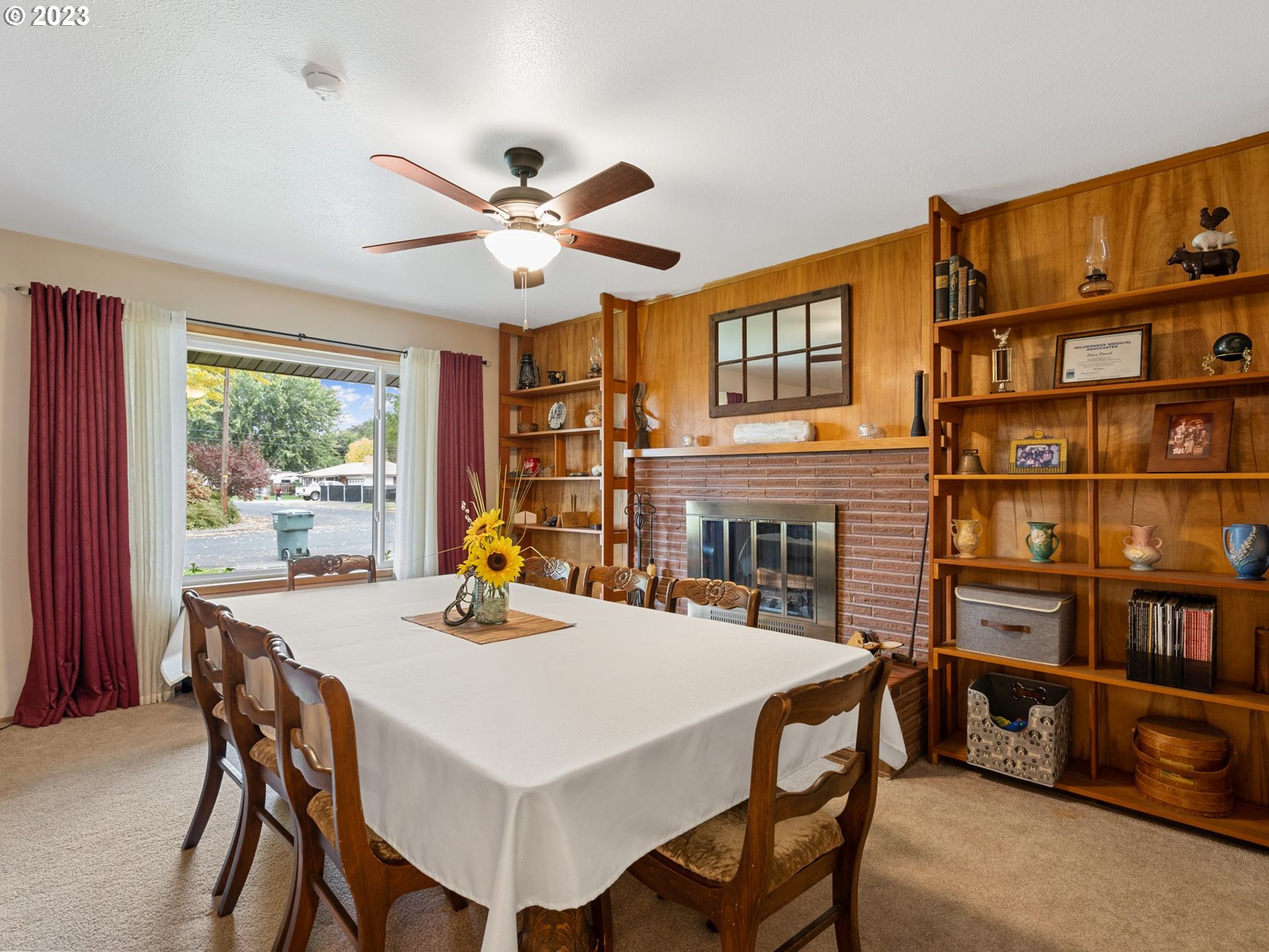 1341 Southwest 40th Street Pendleton, OR 97801 - Photo 19 of 35 a dining room with a table and chairs