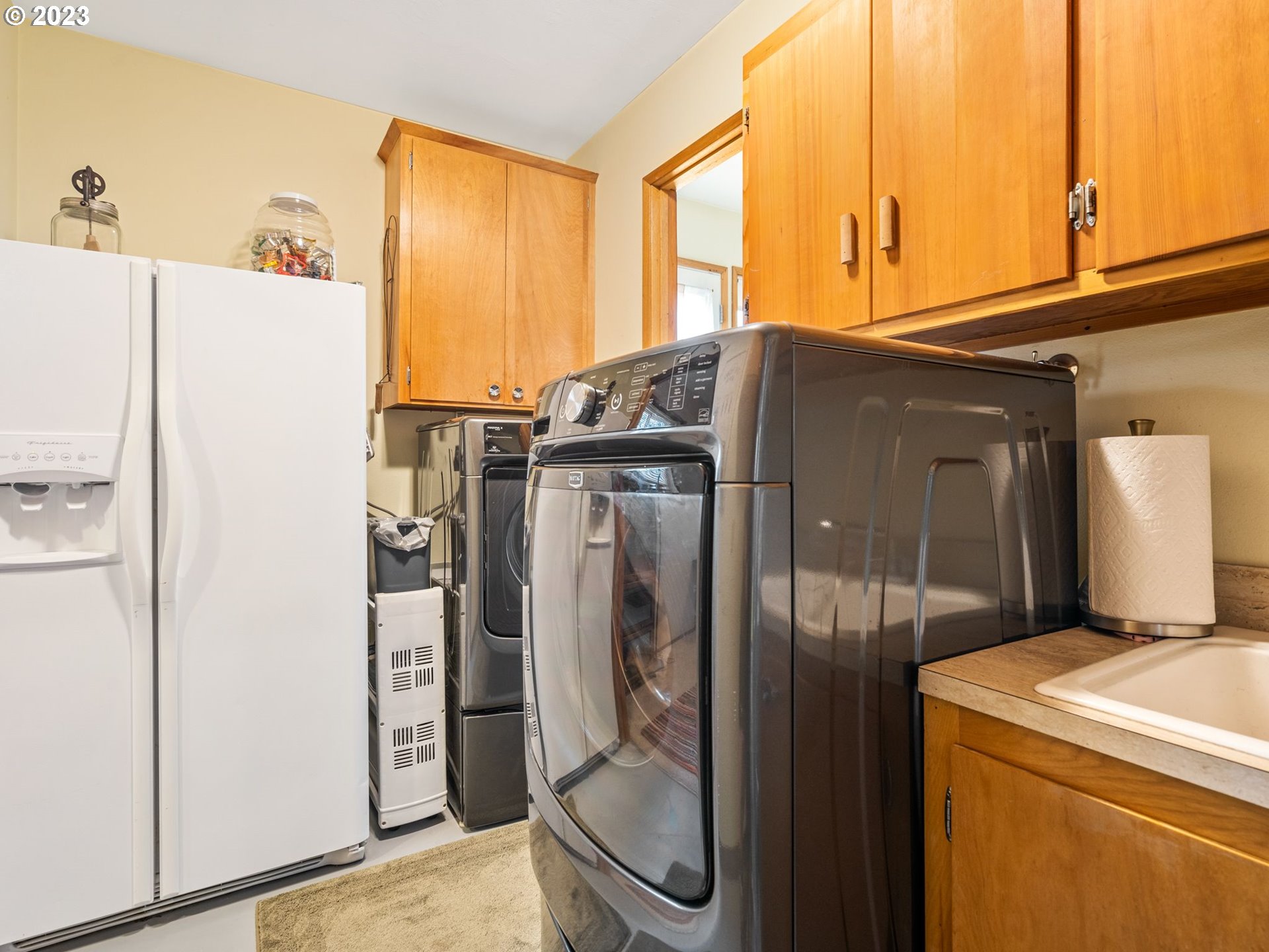 1341 Southwest 40th Street Pendleton, OR 97801 - Photo 33 of 35 a utility room with dryer and washer