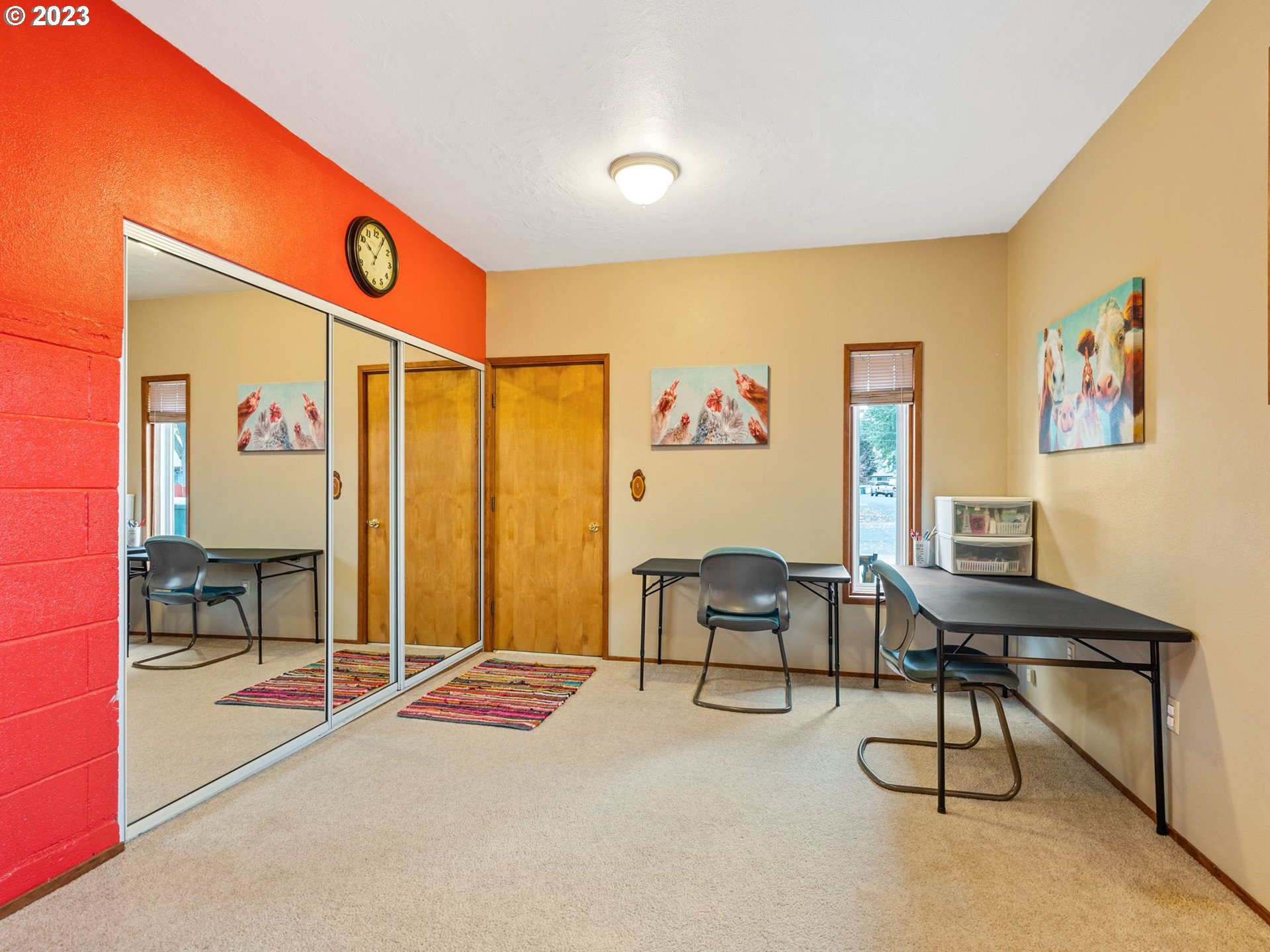 1341 Southwest 40th Street Pendleton, OR 97801 - Photo 35 of 35 a view of a livingroom with furniture and a work place