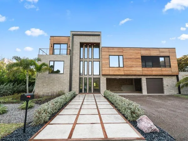 $3,125,000 | 2945 Pyrula Drive, Longboat Key, FL 34228