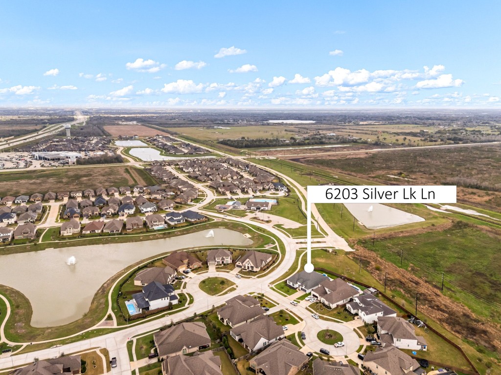 6203 Silver Lk Lane Manvel, TX 77578 - Photo 3 of 50 an view of a city