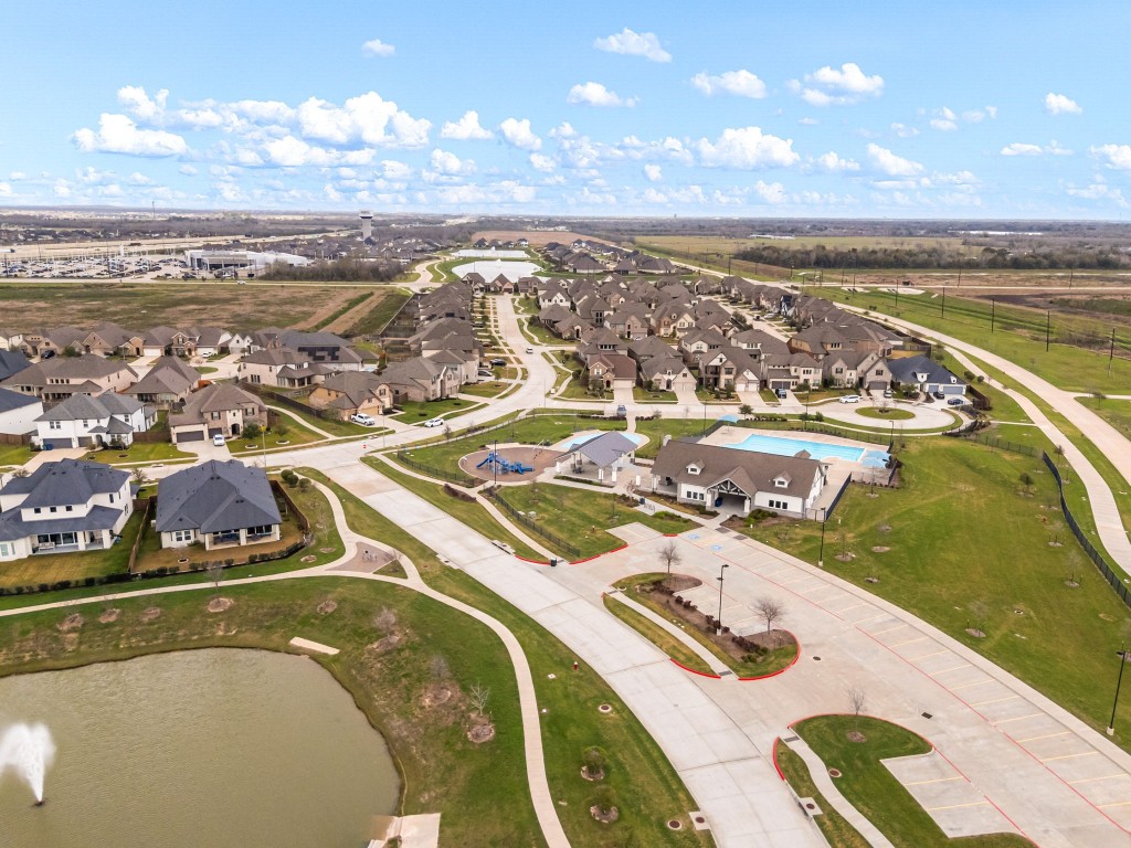 6203 Silver Lk Lane Manvel, TX 77578 - Photo 45 of 50 an aerial view of a house with a ocean view