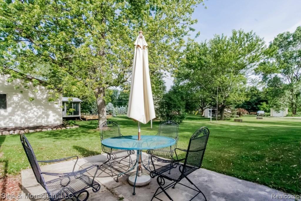 12552 Scott Road Davisburg, MI 48350 - Photo 40 of 48 046-Patio-1816441-medium.jpg