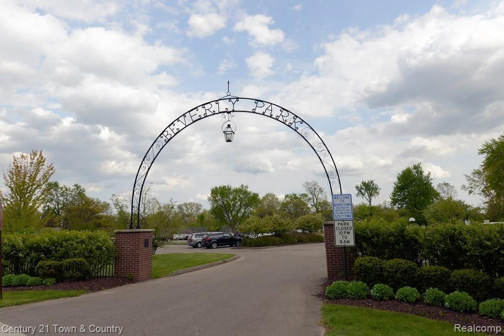 32900 Evergreen Road Franklin, MI 48025 - Photo 25 of 28 Beverly Park 2.jpg