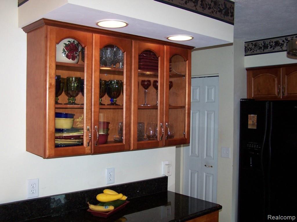 448 North Tipsico Lake Road Highland, MI 48357 - Photo 5 of 28 004.jpg