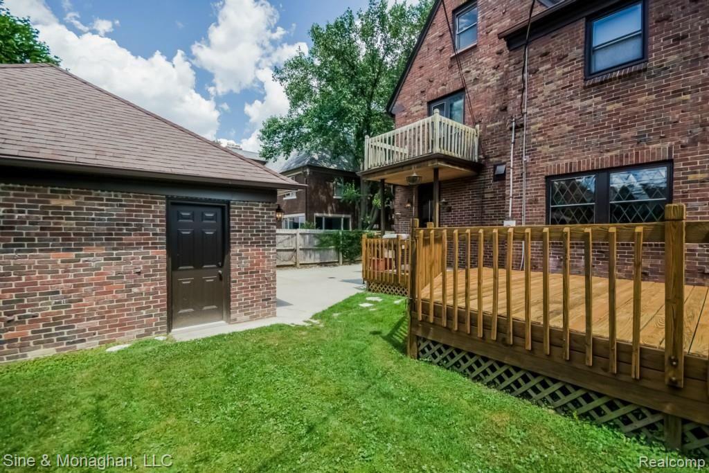 1035 Bishop Road Grosse Pointe, MI 48230 - Photo 47 of 62 047-Deck-1944612-medium.jpg