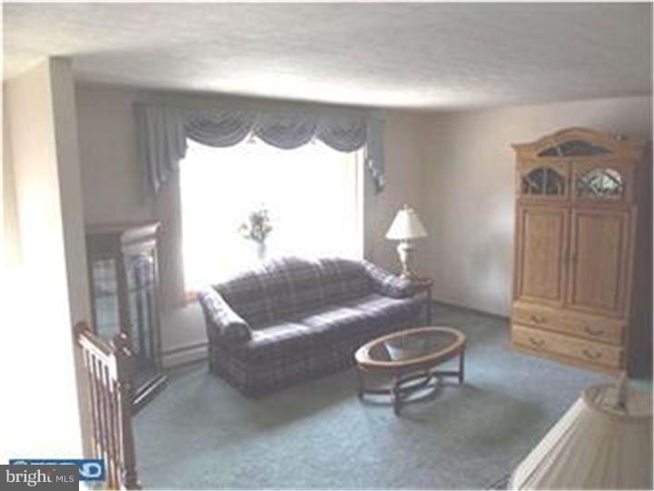 3565 Byrne Road Philadelphia, PA 19154 - Photo 4 of 22 Gallery Image 4