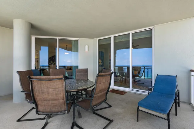 a view of a building with sky view