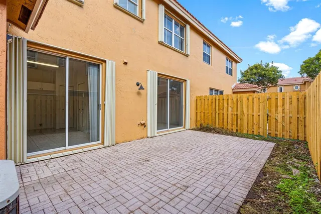 $485,000 | 8520 Northwest 139th Terrace, Unit 1602, Miami Lakes, FL 33016