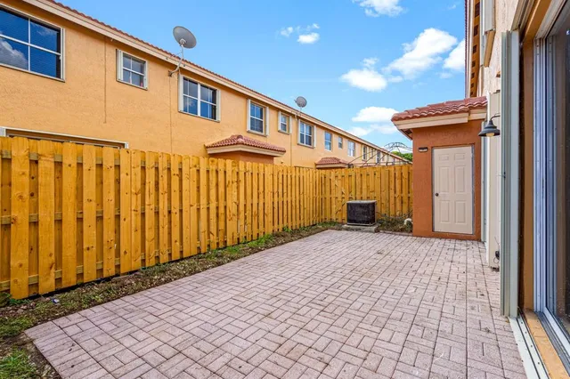 $485,000 | 8520 Northwest 139th Terrace, Unit 1602, Miami Lakes, FL 33016