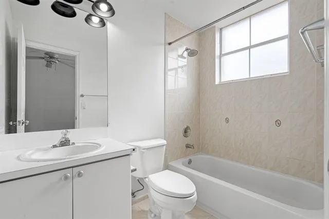 $485,000 | 8520 Northwest 139th Terrace, Unit 1602, Miami Lakes, FL 33016