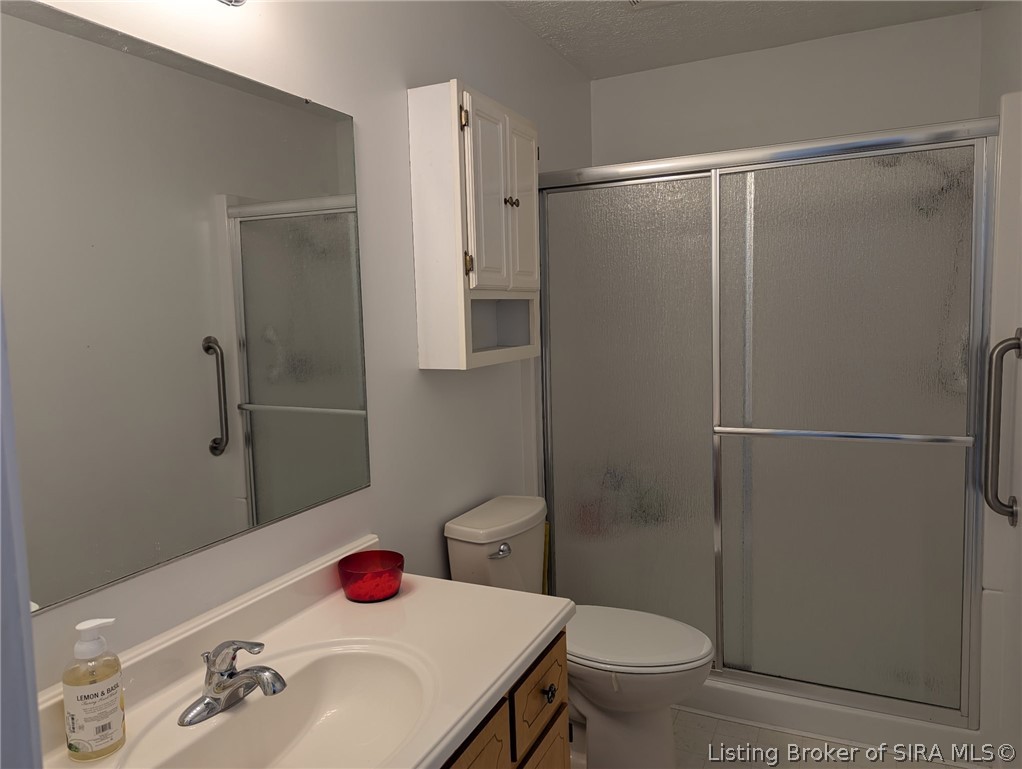 515 Gray Street Hanover, IN 47243 - Photo 7 of 13 Full Bathroom