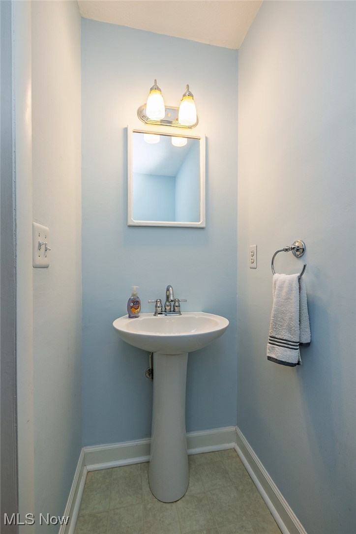 11515 Pearl Road, Unit B202 Strongsville, OH 44136 - Photo 14 of 27 Gallery Image 14