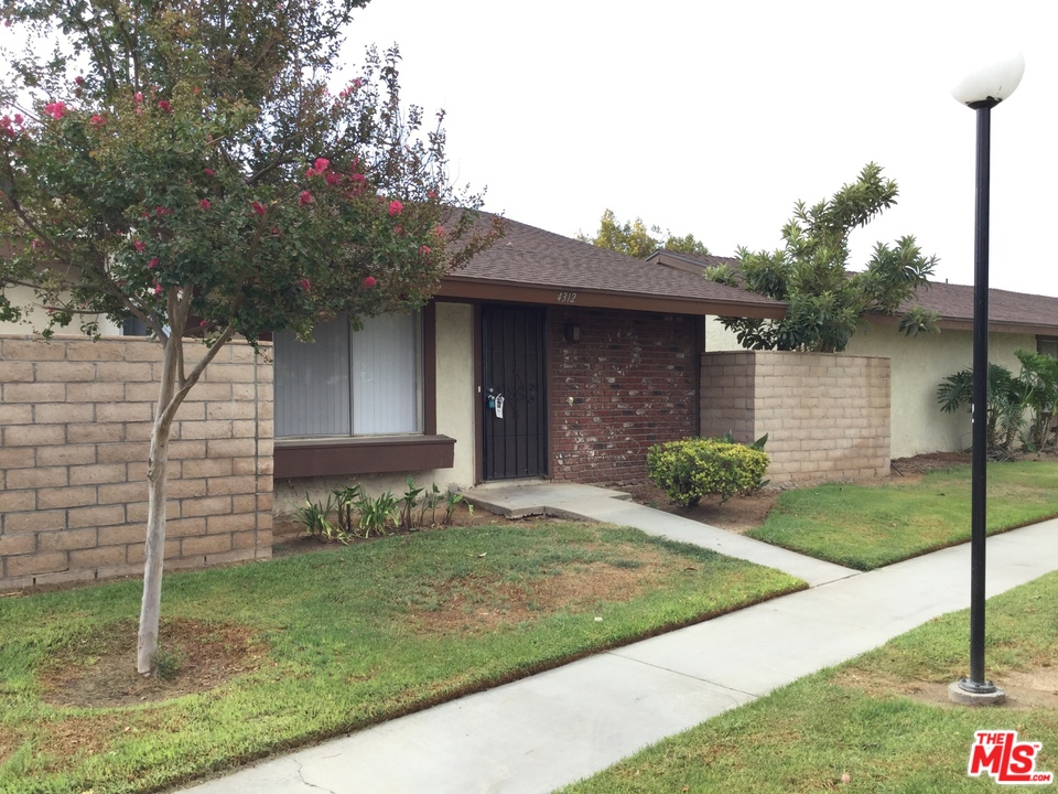 4312 Kingsbury Place Riverside, CA 92503 - Photo 1 of 15