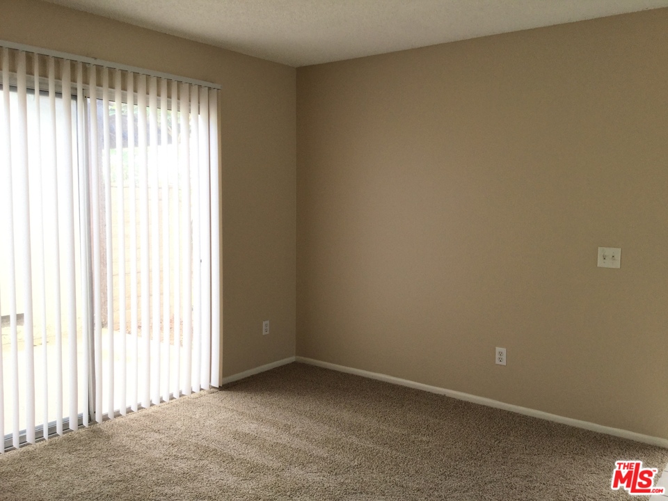 4312 Kingsbury Place Riverside, CA 92503 - Photo 8 of 15