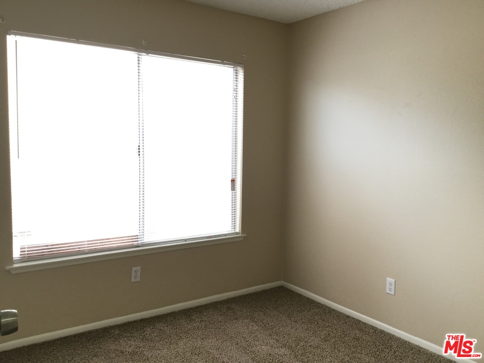 4312 Kingsbury Place Riverside, CA 92503 - Photo 10 of 15