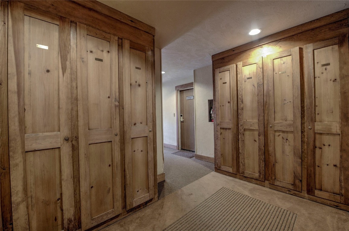 1977 Soda Ridge Road, Unit 1199 Keystone, CO 80435 - Photo 24 of 35 a view of a hallway with a elevator