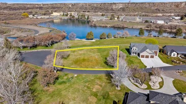 $179,000 | 326 Clear Lake Lane, Buhl, ID 83316