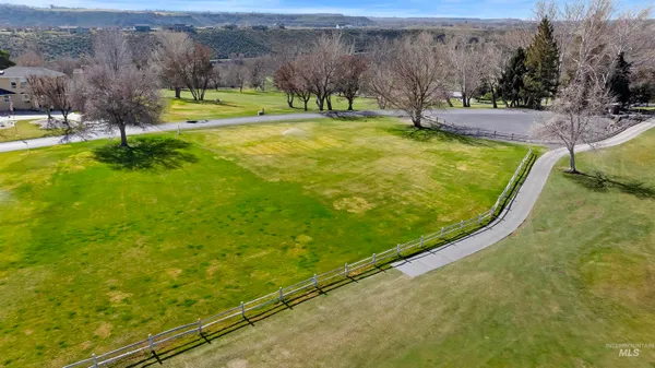 $179,000 | 326 Clear Lake Lane, Buhl, ID 83316