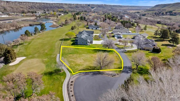 $179,000 | 326 Clear Lake Lane, Buhl, ID 83316