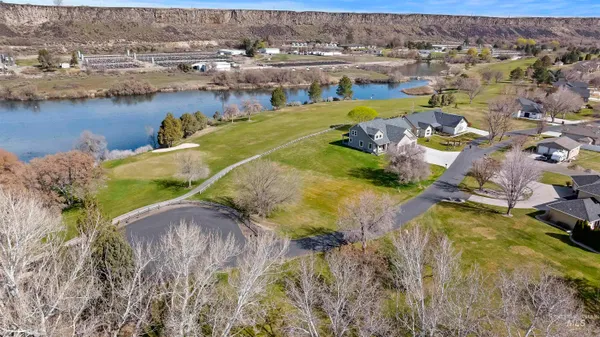 $179,000 | 326 Clear Lake Lane, Buhl, ID 83316