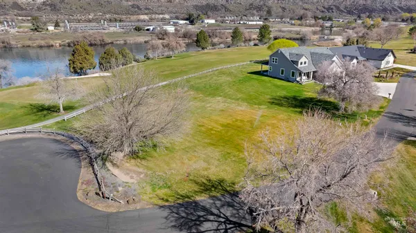 $179,000 | 326 Clear Lake Lane, Buhl, ID 83316