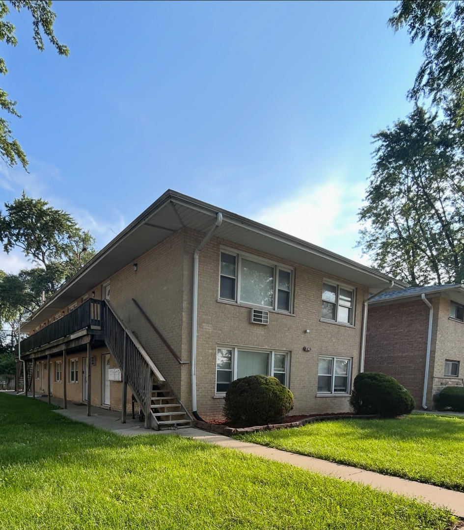 3546 147th Street Midlothian, IL 60445 - Photo 1 of 4 a view of a house with a yard