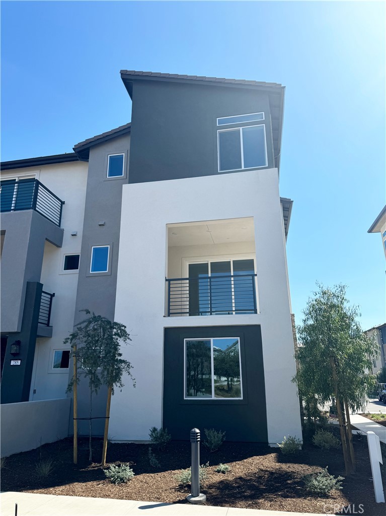 283 Lynx Irvine, CA 92618 - Photo 2 of 28