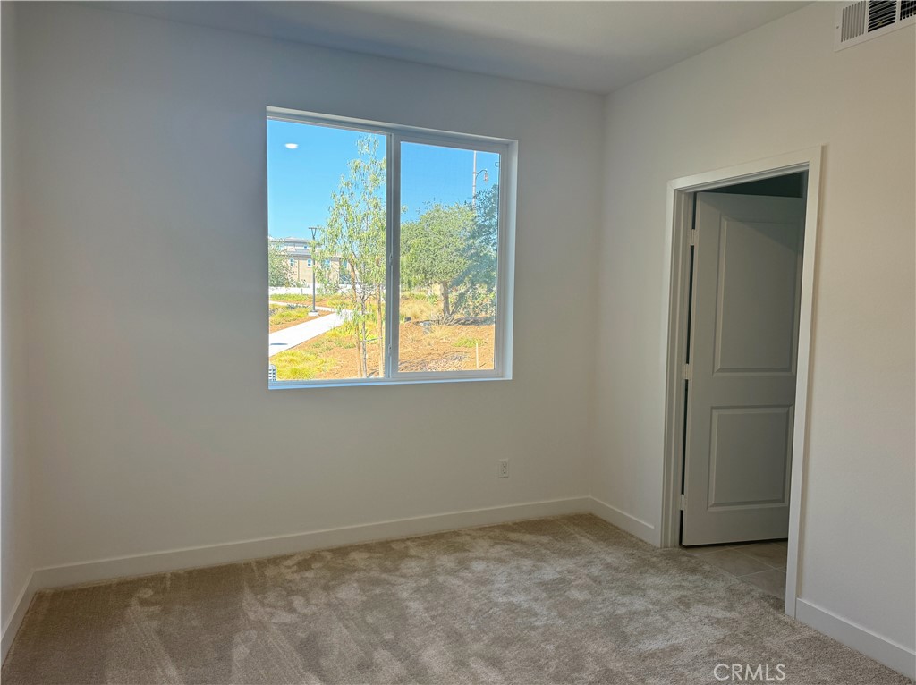 283 Lynx Irvine, CA 92618 - Photo 8 of 28