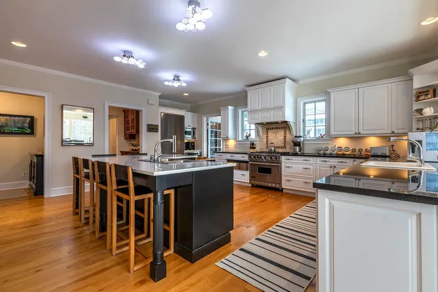 $2,750,000 | 384 Riverbend Drive, Manchester, VT 05254