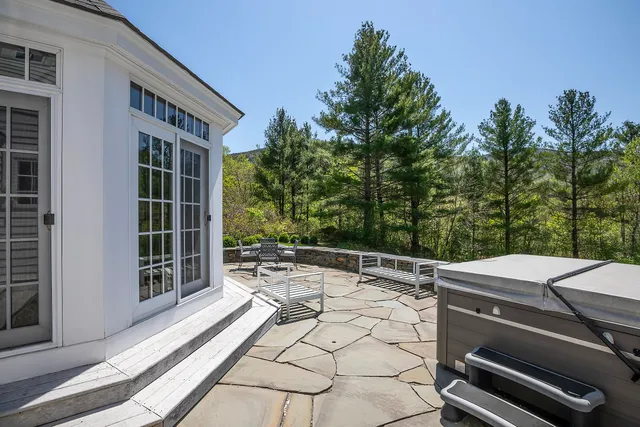 $2,750,000 | 384 Riverbend Drive, Manchester, VT 05254