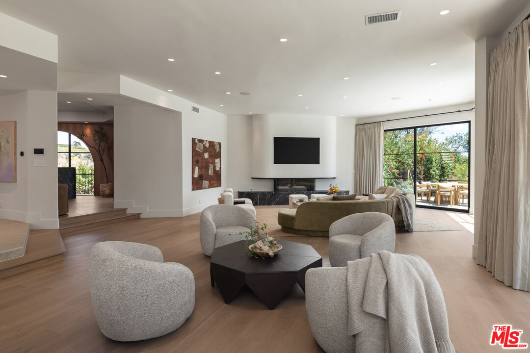 1122 La Altura Road Beverly Hills, CA 90210 - Photo 6 of 44