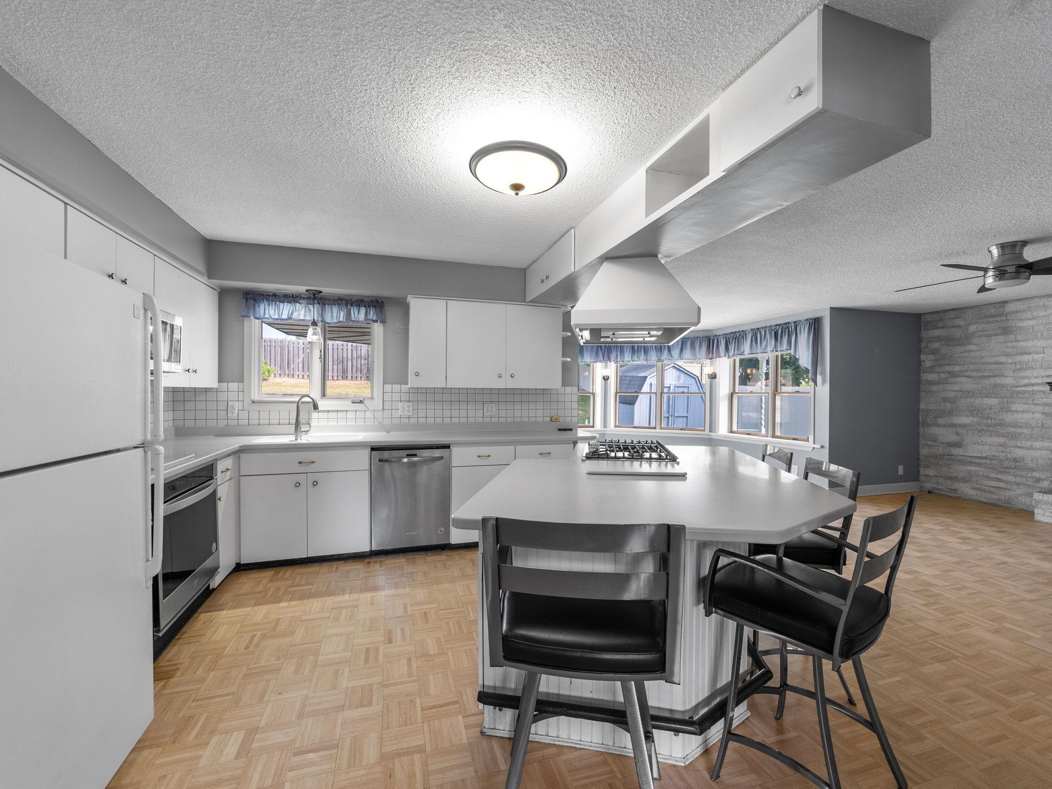 10433 Utah Road Bloomington, MN 55438 - Photo 11 of 33