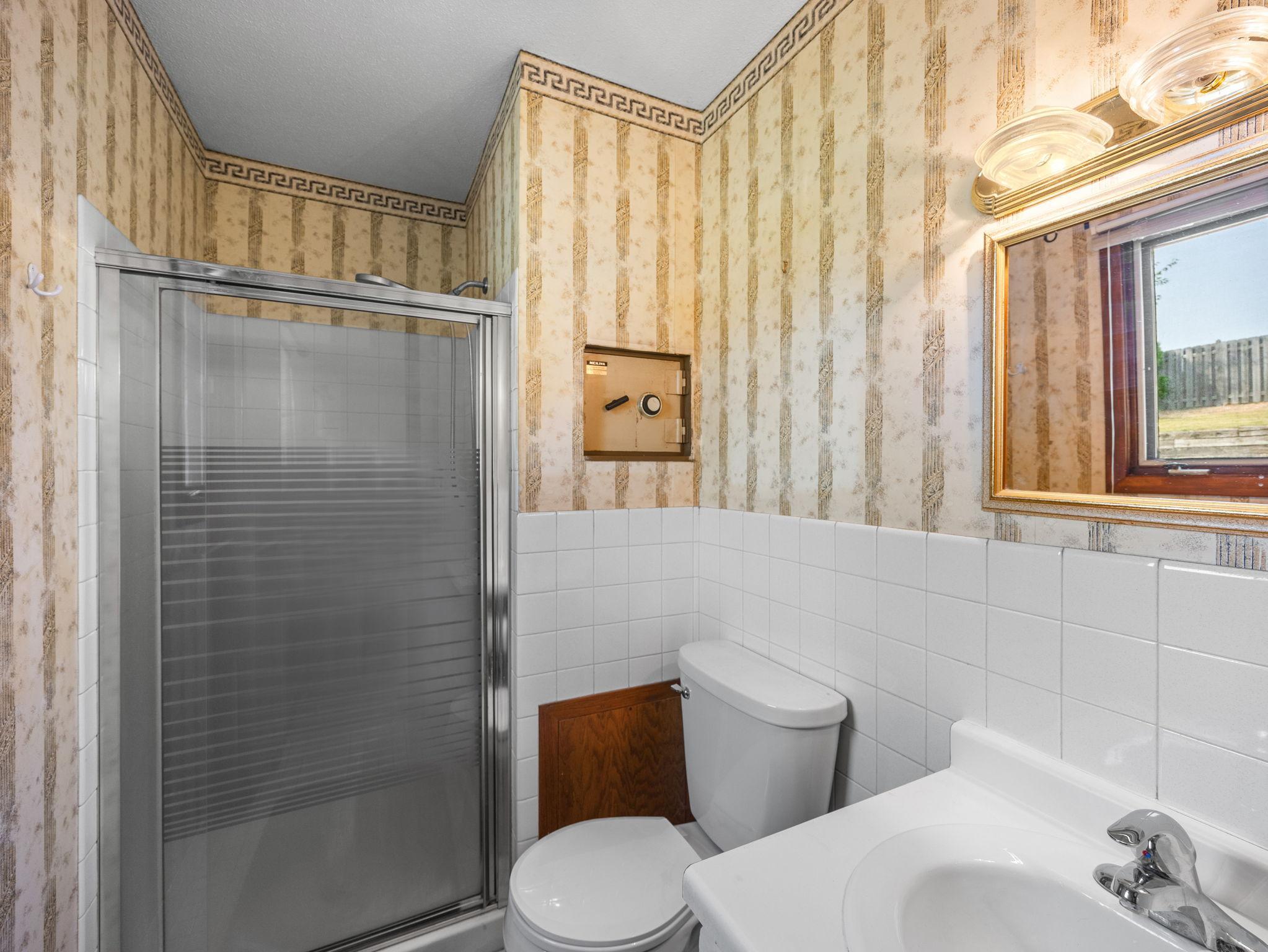 10433 Utah Road Bloomington, MN 55438 - Photo 18 of 33