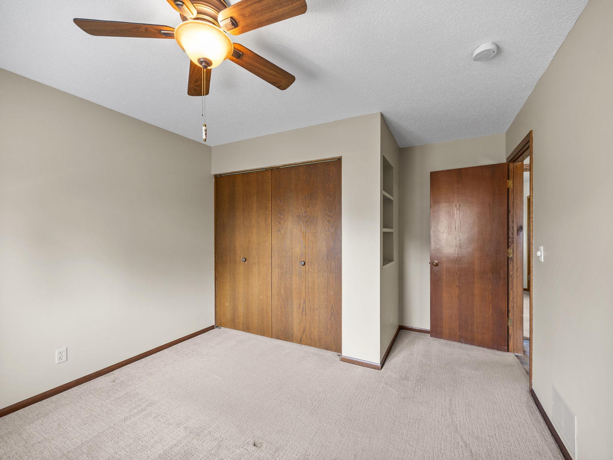 10433 Utah Road Bloomington, MN 55438 - Photo 20 of 33