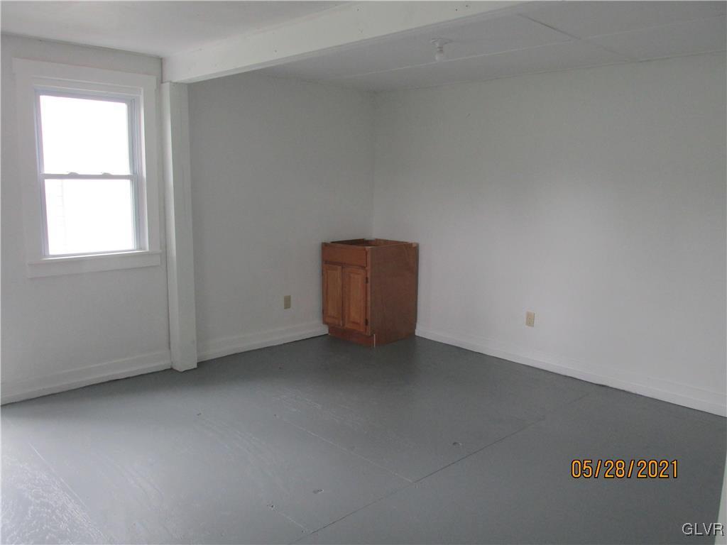 691 Bok Road Nazareth, PA 18064 - Photo 19 of 24 an empty room with a window