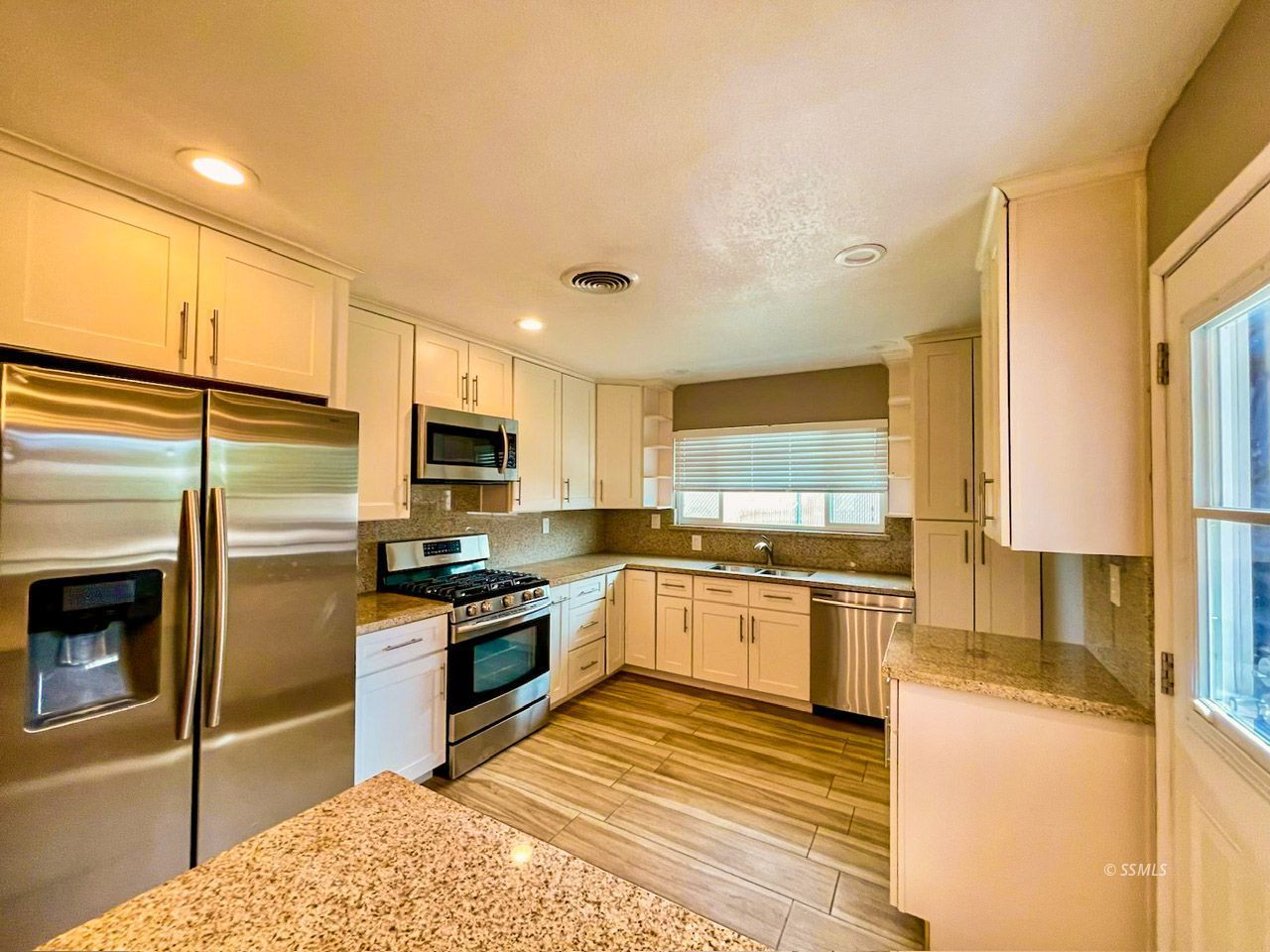 729 West Alene Avenue Ridgecrest, CA 93555 - Photo 13 of 39