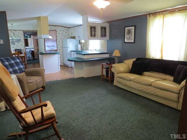450 Substation Road Dunn, NC 28334 - Photo 4 of 25 Family room