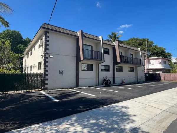 $2,000 | 1484 Northwest 15th Avenue, Unit 3, Miami, FL 33125