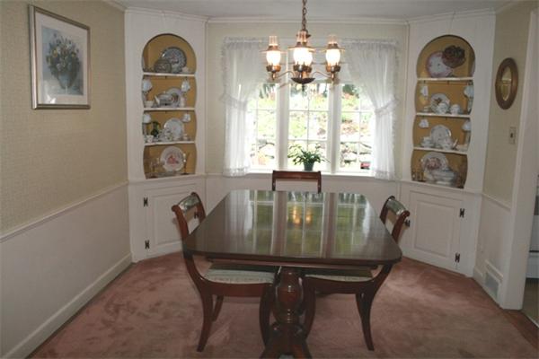 44 Canterbury Road Lynnfield, MA 01940 - Photo 3 of 9 Gallery Image 3