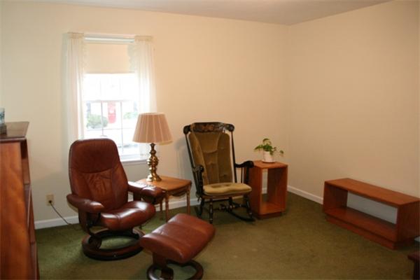 44 Canterbury Road Lynnfield, MA 01940 - Photo 7 of 9 Gallery Image 7